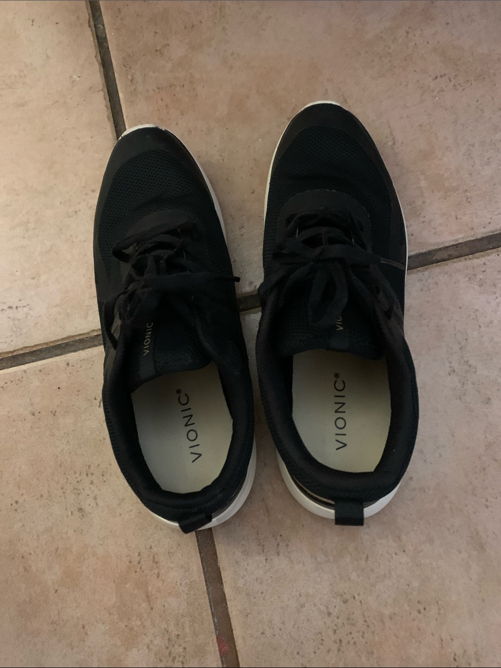 Vionic women’s Black and White Lace-Up Sneakers